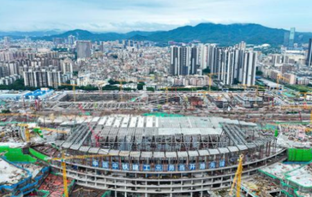 廣州白云火車站開(kāi)始鋼結(jié)構(gòu)拼接作業(yè)